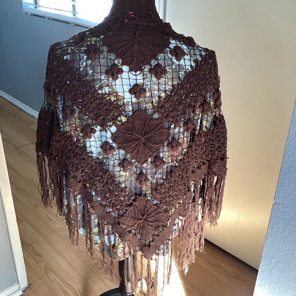 Vintage LUCKY BRAND Floral Brown Crochet Shawl OS